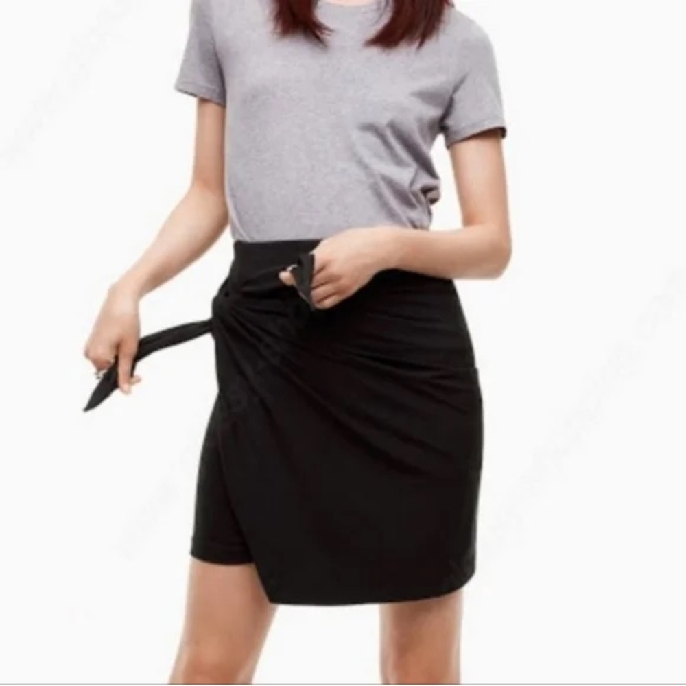 Aritzia black skirt